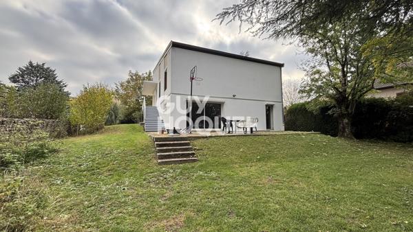 Villa d'architecte spacieuse à vendre à Saint Alban de Roche
