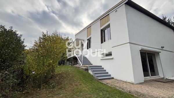 Villa d'architecte spacieuse à vendre à Saint Alban de Roche