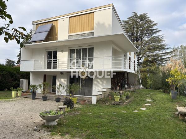 Villa d'architecte spacieuse à vendre à Saint Alban de Roche