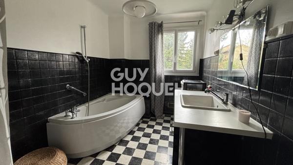 Villa d'architecte spacieuse à vendre à Saint Alban de Roche