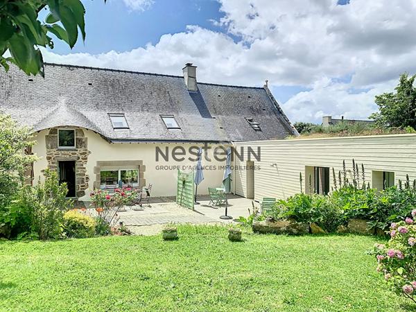 Charmante propriete en pierre dans un cadre paisible avec de superbes volumes