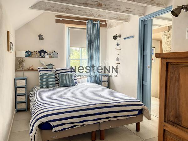 Charmante propriete en pierre dans un cadre paisible avec de superbes volumes