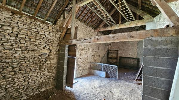 Ferme à rénover, énorme potentiel