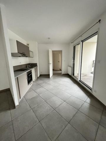 Appartement * 3 Pièces * 78 M² * 44000 Nantes * 900 * 41 * 941,  
Nantes 44000