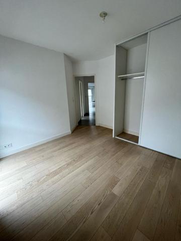 Appartement * 3 Pièces * 78 M² * 44000 Nantes * 900 * 41 * 941,  
Nantes 44000