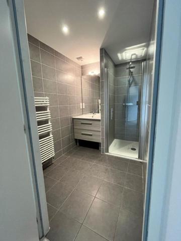 Appartement * 3 Pièces * 78 M² * 44000 Nantes * 900 * 41 * 941,  
Nantes 44000