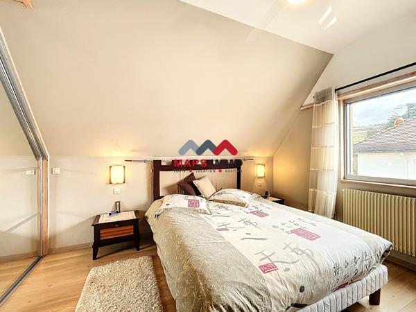 Maison
                                                                                                                                                                                                                                                                                                                        7 pièce(s)                                                                                                                                                                                                          4 chambre(s)                                                                                                                                                                                                          205  m²