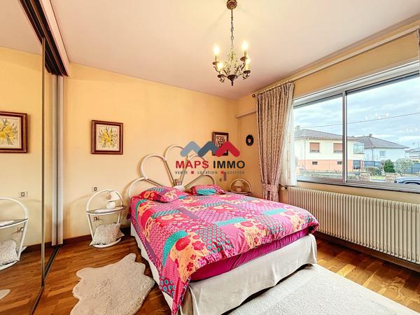 Maison
                                                                                                                                                                                                                                                                                                                        7 pièce(s)                                                                                                                                                                                                          4 chambre(s)                                                                                                                                                                                                          205  m²
