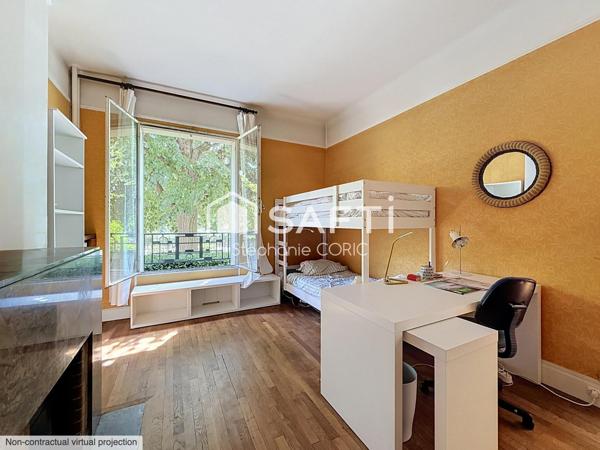 AUTEUIL - IMMEUBLE DE STANDING - BEAU POTENTIEL