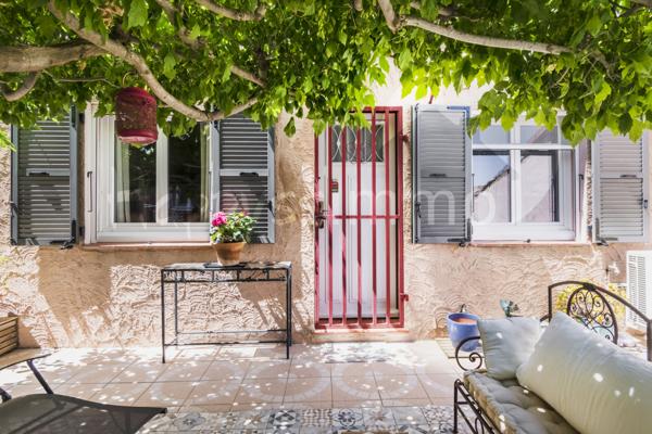 Maison
                                                                                                                                                                                                                                                                                                                        3 pièce(s)                                                                                                                                                                                                          2 chambre(s)                                                                                                                                                                                                          65  m²