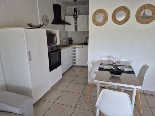 Studio
                                                                                                                                                                                                                                                                                                                        1 pièce(s)                                                                                                                                                                                                                                                                                                                              31.28  m²