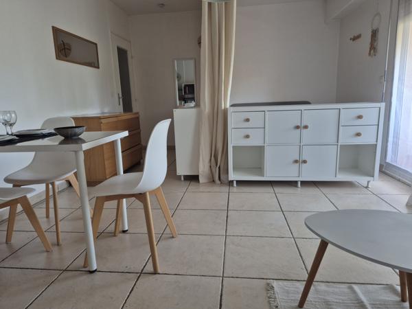 Studio
                                                                                                                                                                                                                                                                                                                        1 pièce(s)                                                                                                                                                                                                                                                                                                                              31.28  m²