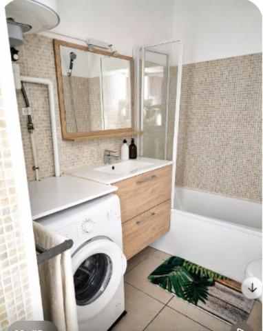 Studio
                                                                                                                                                                                                                                                                                                                        1 pièce(s)                                                                                                                                                                                                                                                                                                                              31.28  m²