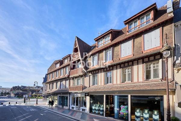 DEAUVILLE - TRIANGLE D'OR - APPARTEMENT DEUX PIÈCES A VENDRE !
