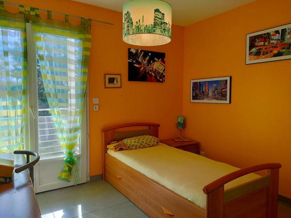 MAISON "ÉCONOME " - 240 m² - 8 PIECES - GARAGE DOUBLE - TERRAIN 3574 m²