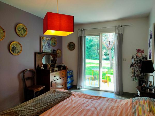 MAISON "ÉCONOME " - 240 m² - 8 PIECES - GARAGE DOUBLE - TERRAIN 3574 m²