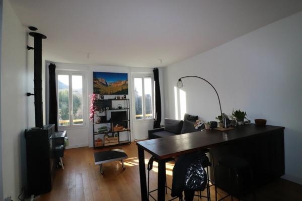 Appartement à vendre    3 pièces • 57 m2 Roquevaire