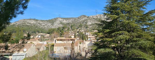 Appartement à vendre    3 pièces • 57 m2 Roquevaire