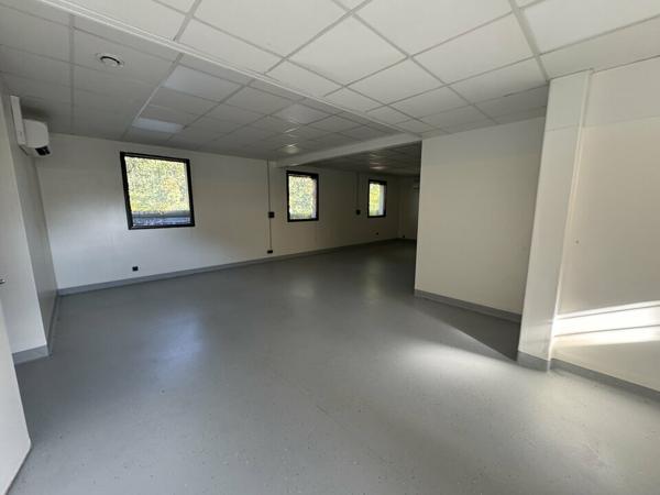 SAINT-AVERTIN LES GRANGES GALAND BUREAUX A LOUER 116 M² GARAGE ET PARKING ECHANGEUR A10