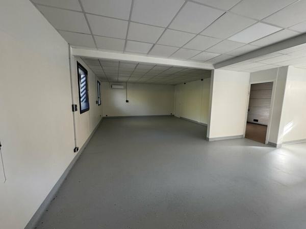 SAINT-AVERTIN LES GRANGES GALAND BUREAUX A LOUER 116 M² GARAGE ET PARKING ECHANGEUR A10