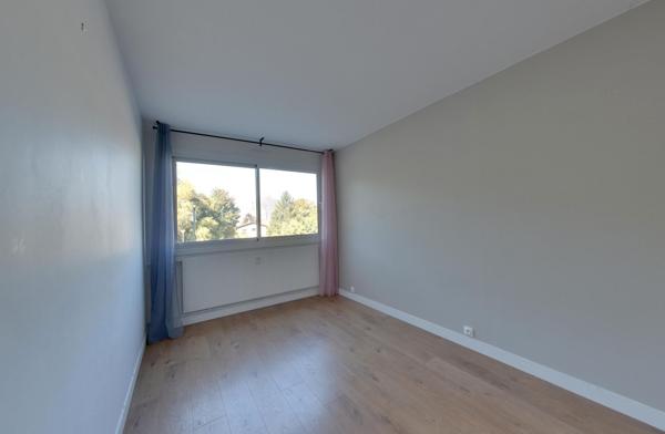 Spacieux T2 traversant de 65m²