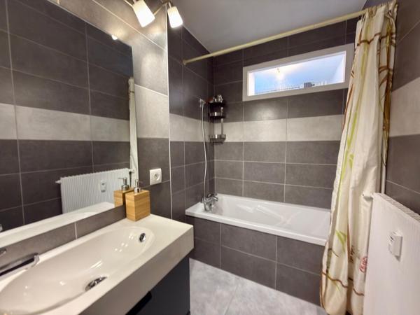 Spacieux T2 traversant de 65m²