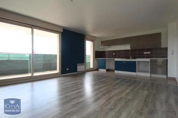 Appartement à louer 3 pièces 68.6m² Le Coudray (28630)