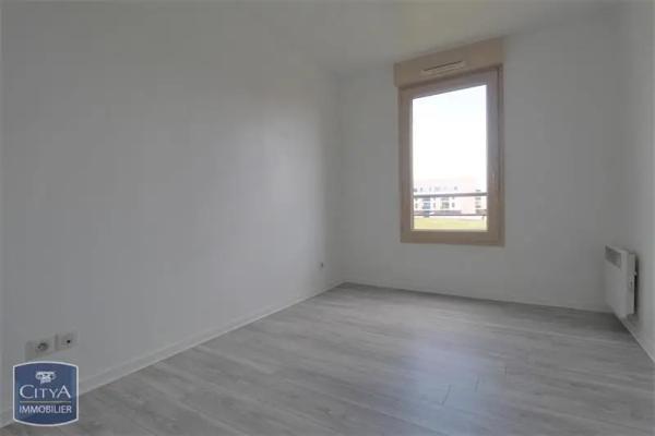 Appartement à louer 3 pièces 68.6m² Le Coudray (28630)