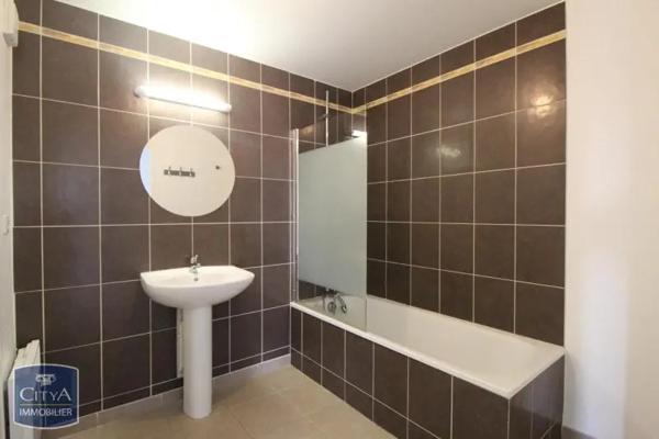 Appartement à louer 3 pièces 68.6m² Le Coudray (28630)