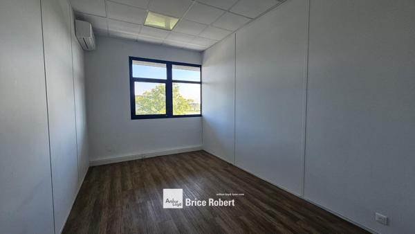 Bureaux à louer rénovés à Bron avec parkings et accès transports