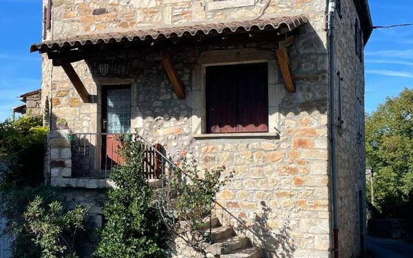 Maison à vendre    4 pièces •  Lablachère