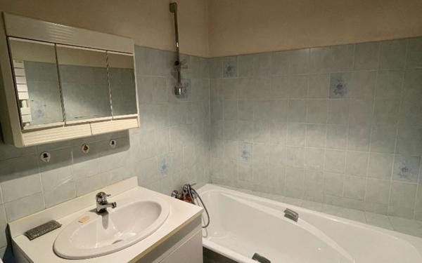 Maison à vendre    4 pièces •  Lablachère