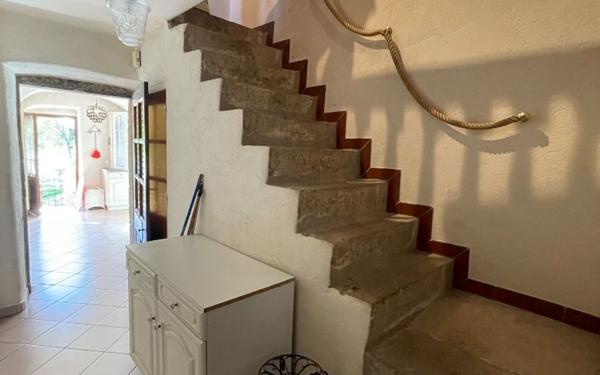 Maison à vendre    4 pièces •  Lablachère