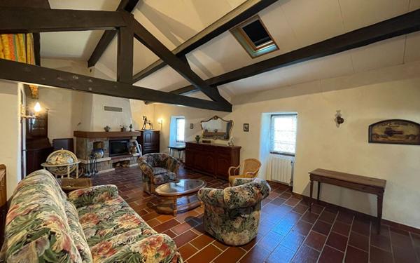 Maison à vendre    4 pièces •  Lablachère