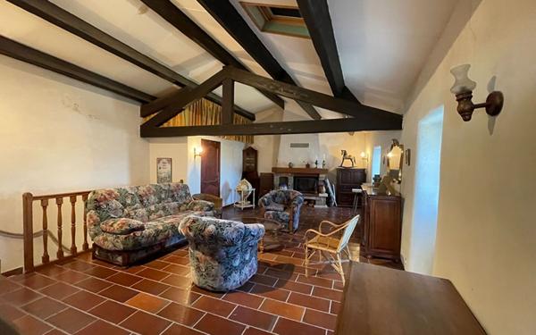 Maison à vendre    4 pièces •  Lablachère