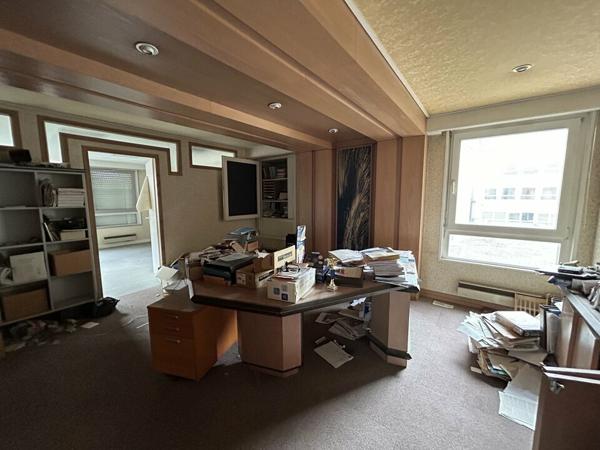 BUREAUX à VENDRE de 568.49 m²