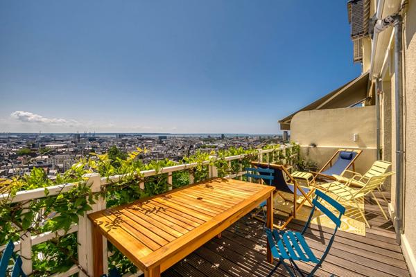 Charmante maison de ville avec garage, terrasses et vue panoramique
