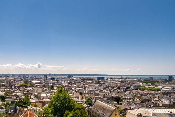 Charmante maison de ville avec garage, terrasses et vue panoramique