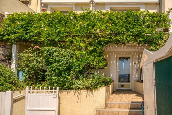 Charmante maison de ville avec garage, terrasses et vue panoramique