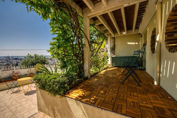 Charmante maison de ville avec garage, terrasses et vue panoramique