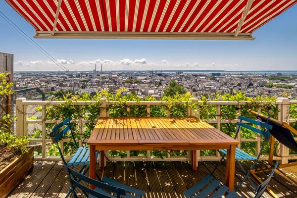 Charmante maison de ville avec garage, terrasses et vue panoramique