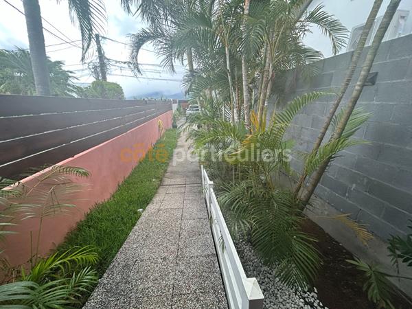 Vente Maison53 m² - 3 Pièces - SAINT PIERRE (97410)