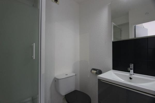 UN STUDIO AVEC PARKING, AU CŒUR DE KERFEUNTEUN. - A QUIMPER Quimper NORD