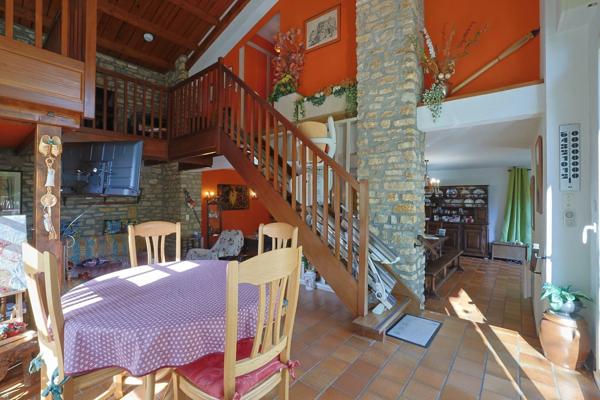 Maison à vendre 7 pièces THOIRETTE (39)
