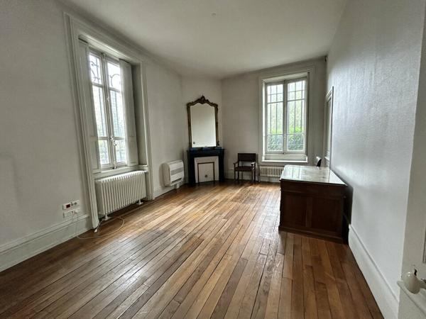 Chalon sur Saône Centre-ville - Bureaux 135 m² à louer - Immeuble Haussmannien