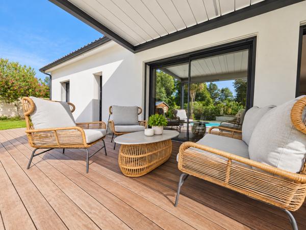 Maison
         5 pièces
        - 100 m² 279 900 € *