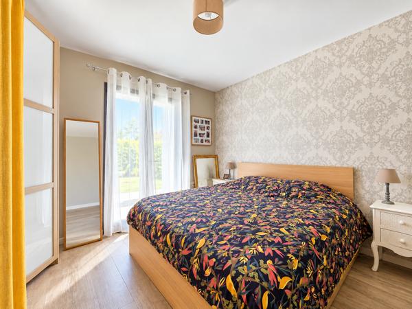 Maison
         5 pièces
        - 100 m² 279 900 € *