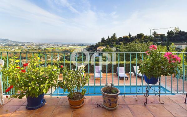 Maison à vendre    6 pièces •  Mandelieu-la-Napoule