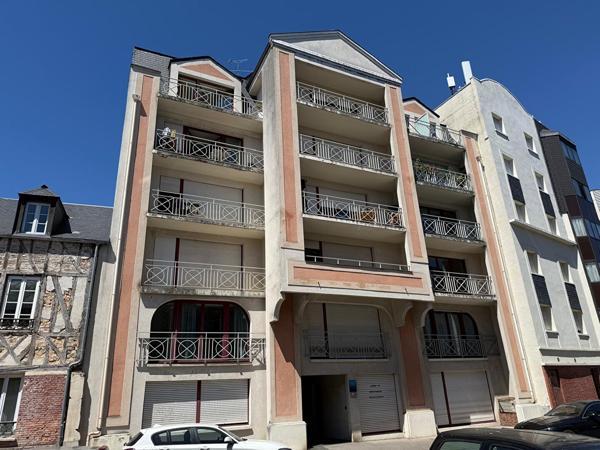 Studio 25.85 m2 avec balcon et cave - Centre Ville EVREUX