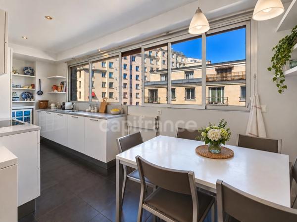 RANELAGH-Appartement avec balcon et studio